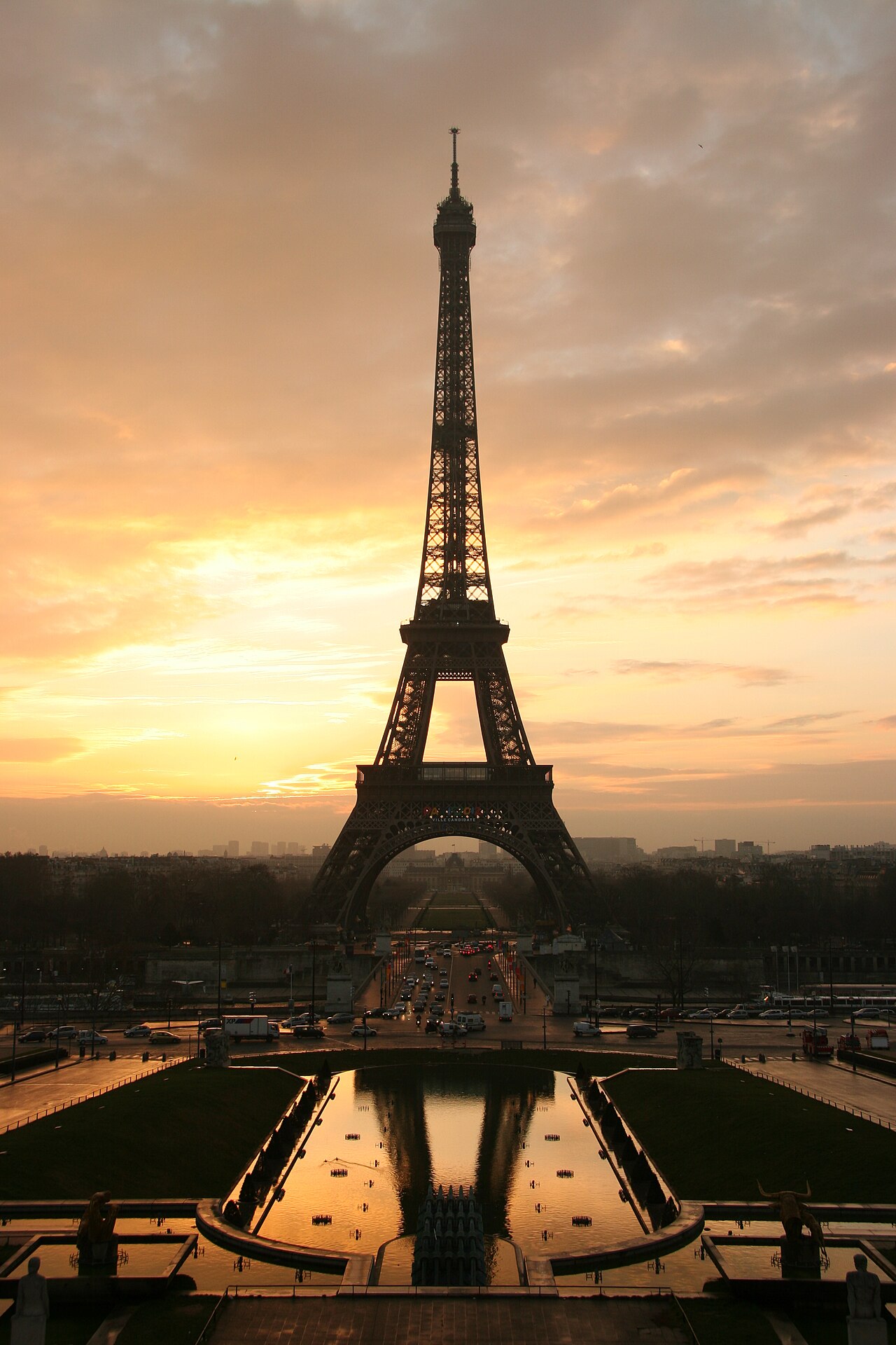 Eiffel Tower visual 2