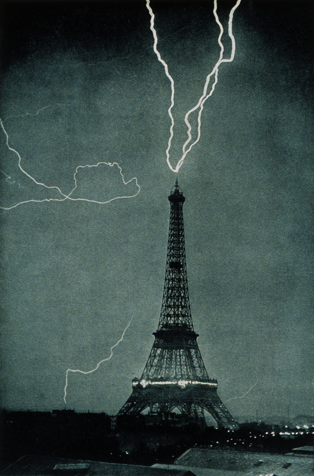 Eiffel Tower visual 4