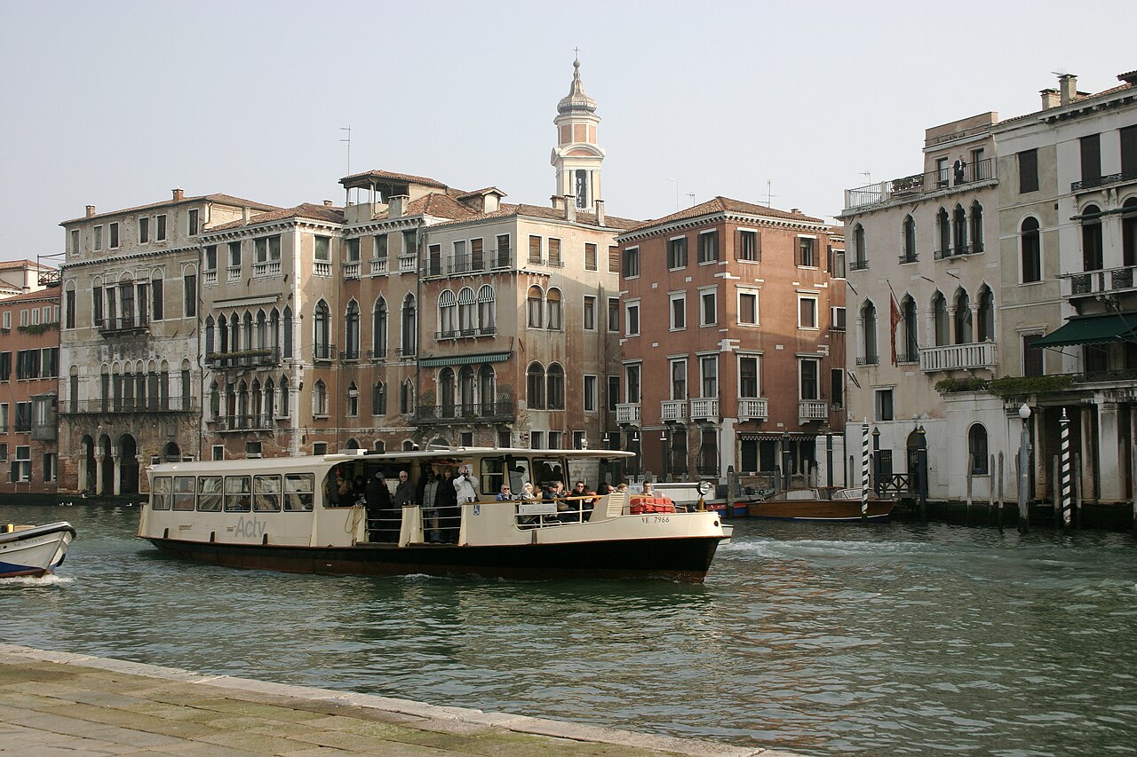 Vaporetto Line 1 visual 3