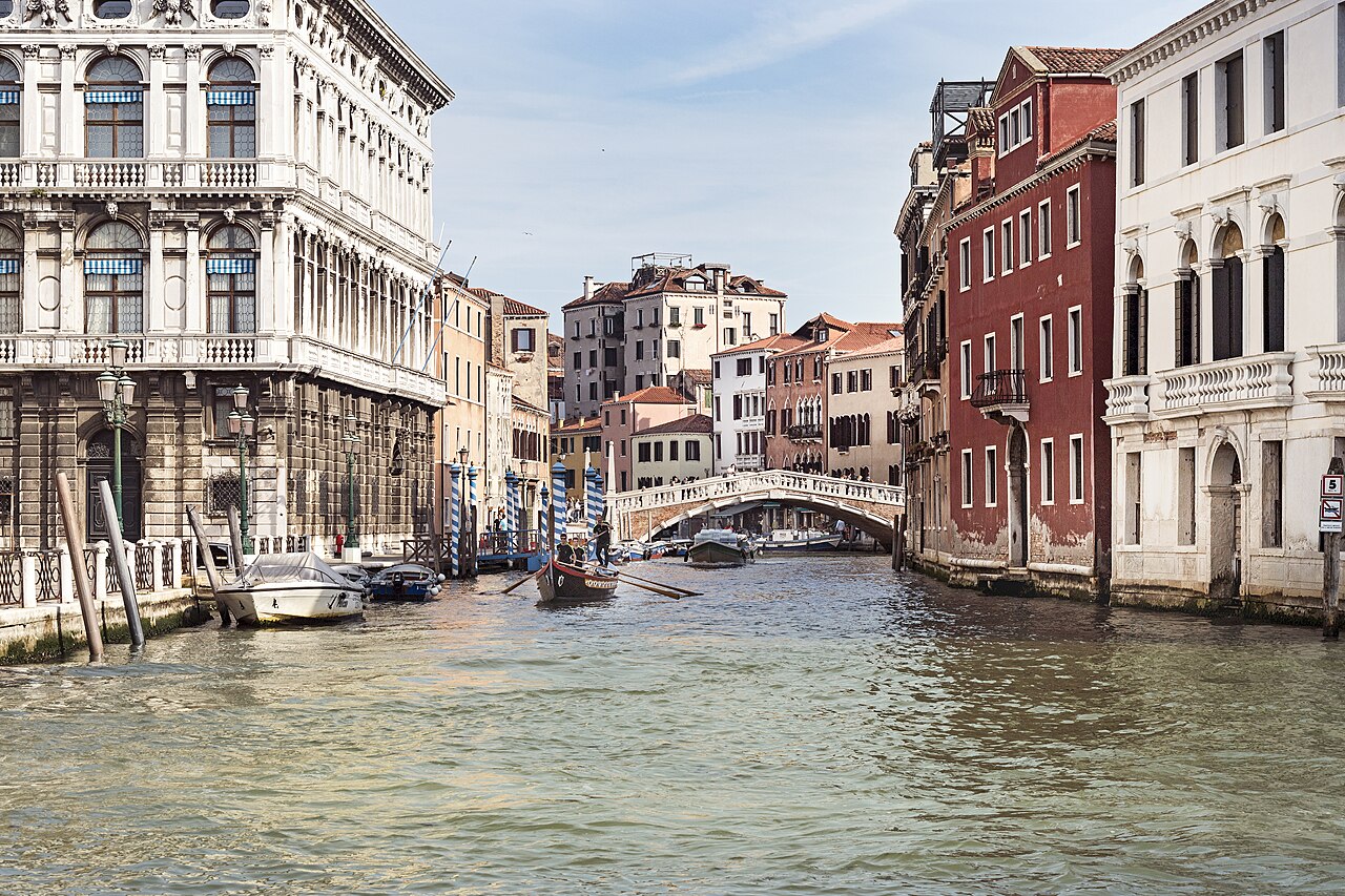 Cannaregio canal scene in Venice