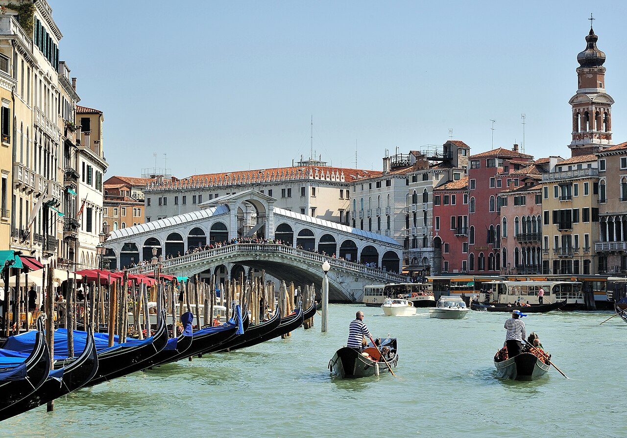 Rialto Bridge visual 4